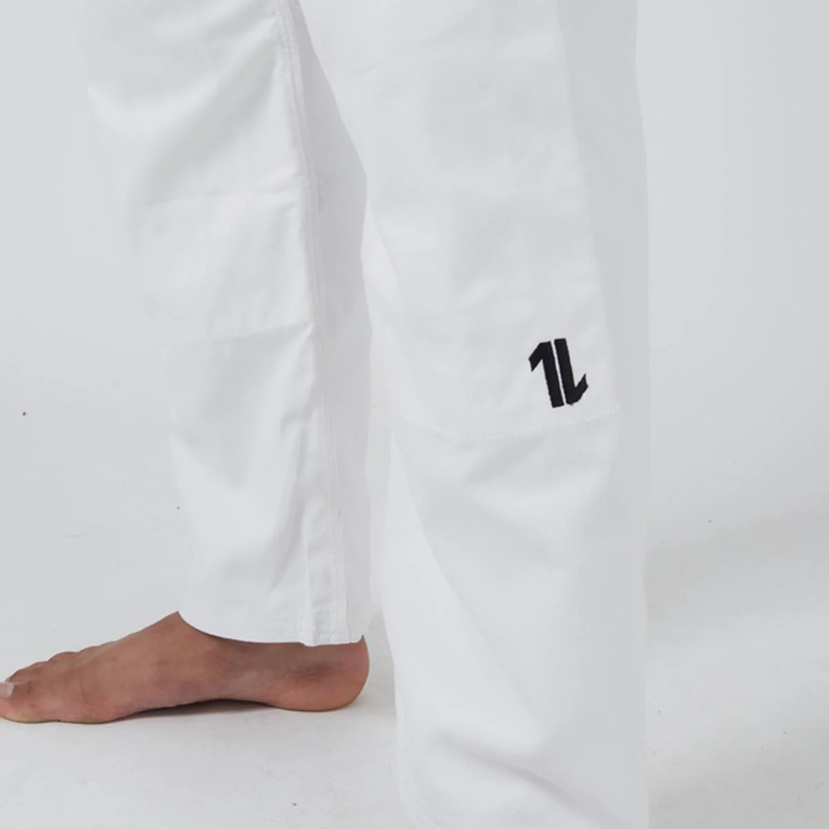 BJJ Gi Kingz The One V2 IBJJF Blanco  - Image 16