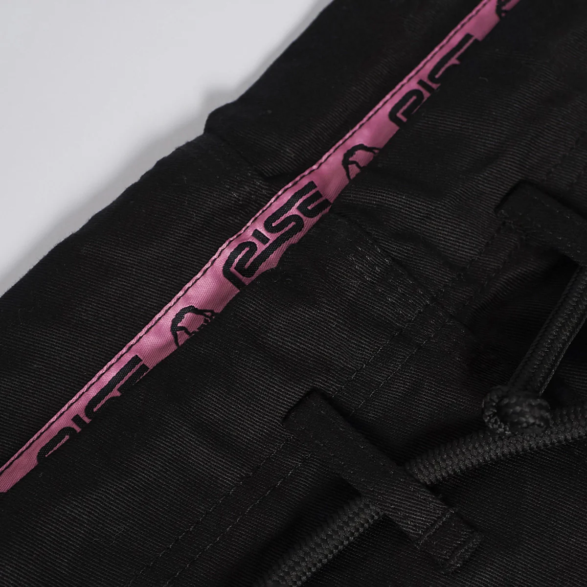 BJJ Gi Manto Rise 2.0 Negro-rosa  - Image 11