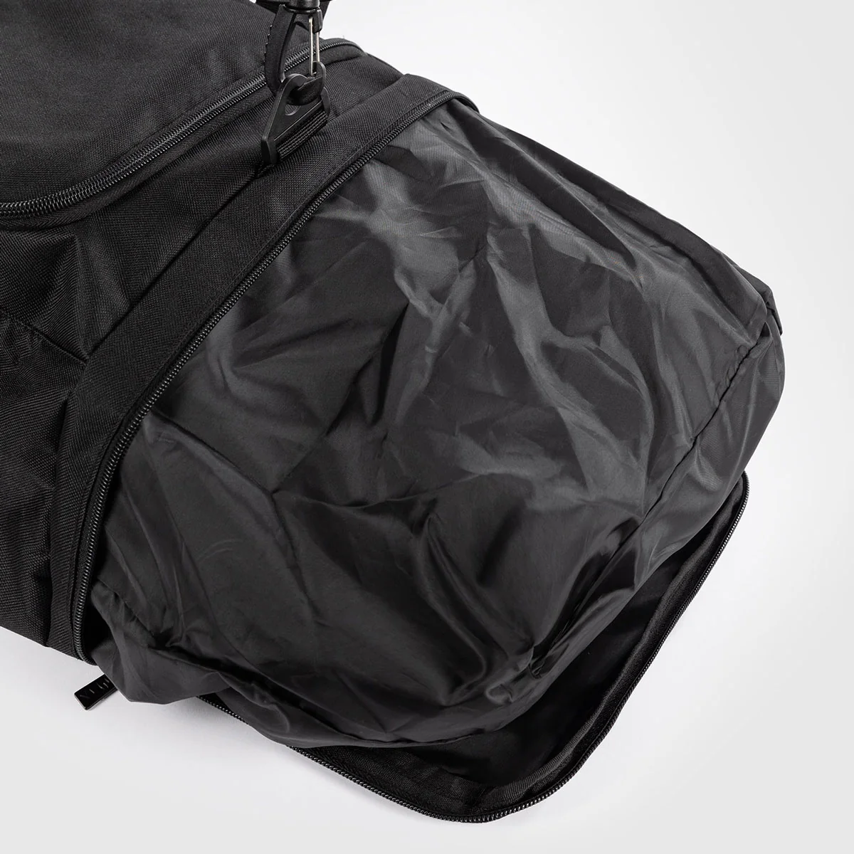 bolsa Venum Essential 26 Lt Negro  - Image 5