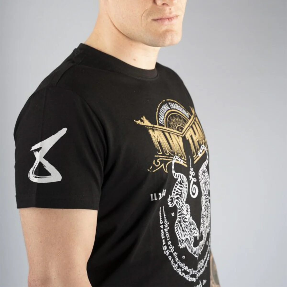 Camiseta 8 Weapons Sak Yant Tigers  - Image 12
