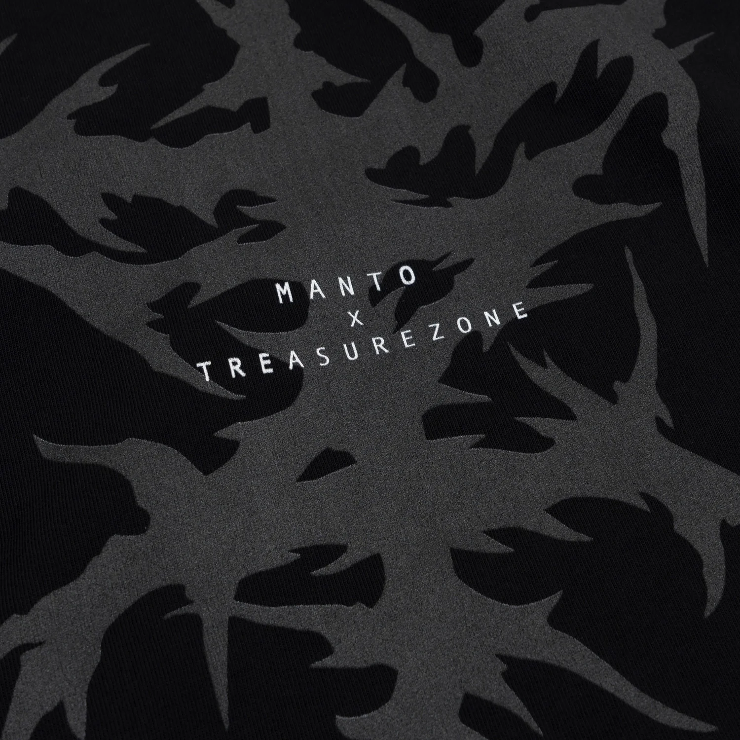 Camiseta oversize Manto Treasure Zone Negro  - Image 4