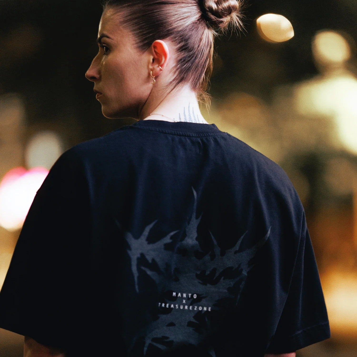Camiseta oversize Manto Treasure Zone Negro  - Image 8