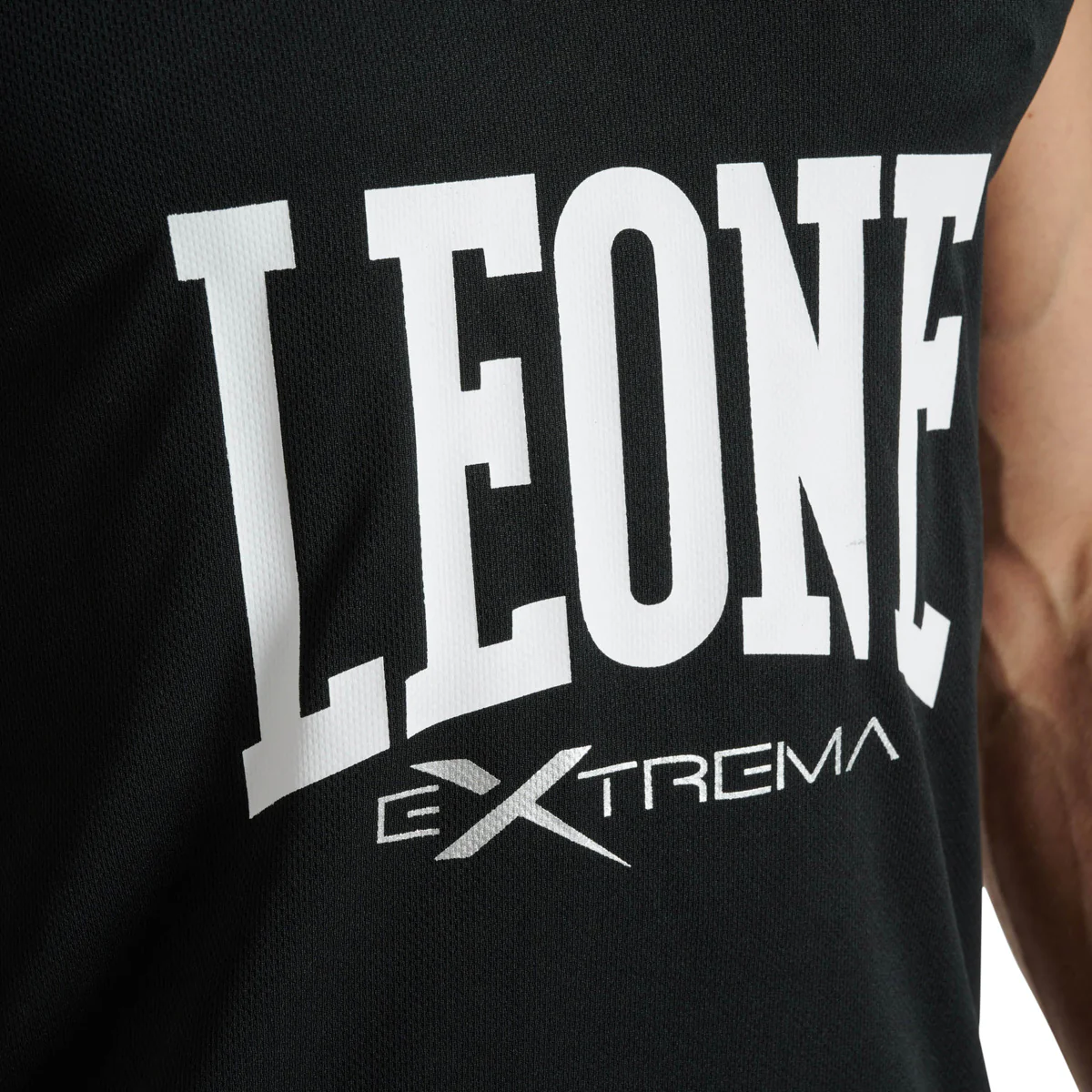 Camiseta sin mangas Leone Logo ABX118 Negro - Image 3