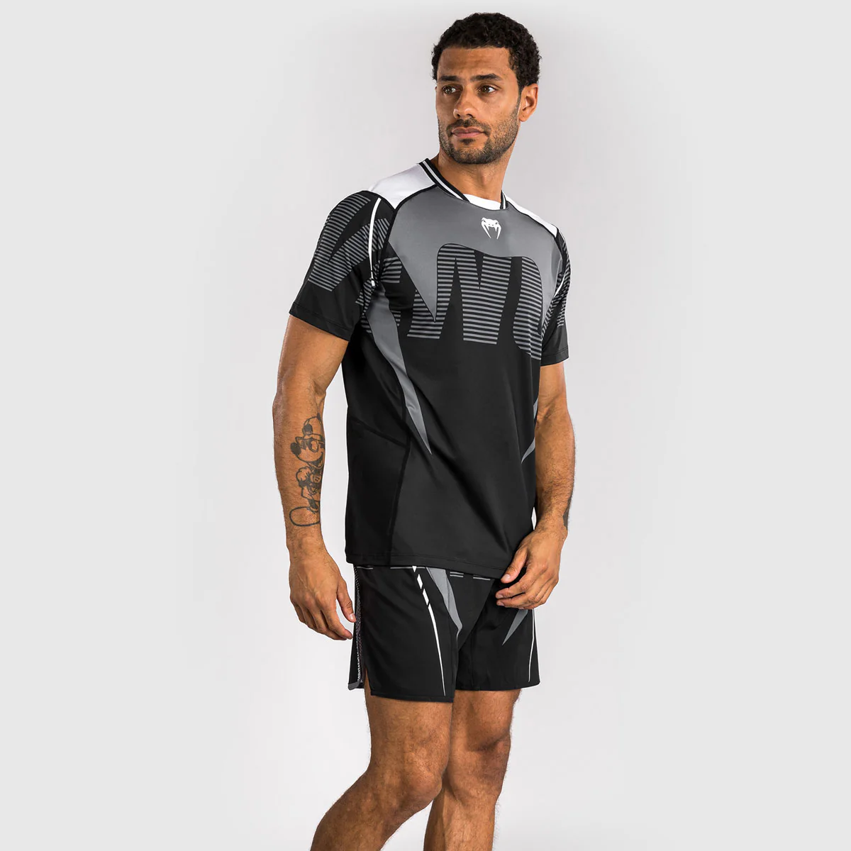 Camiseta Venum Adrenaline Dry Tech Negro-gris - Image 3