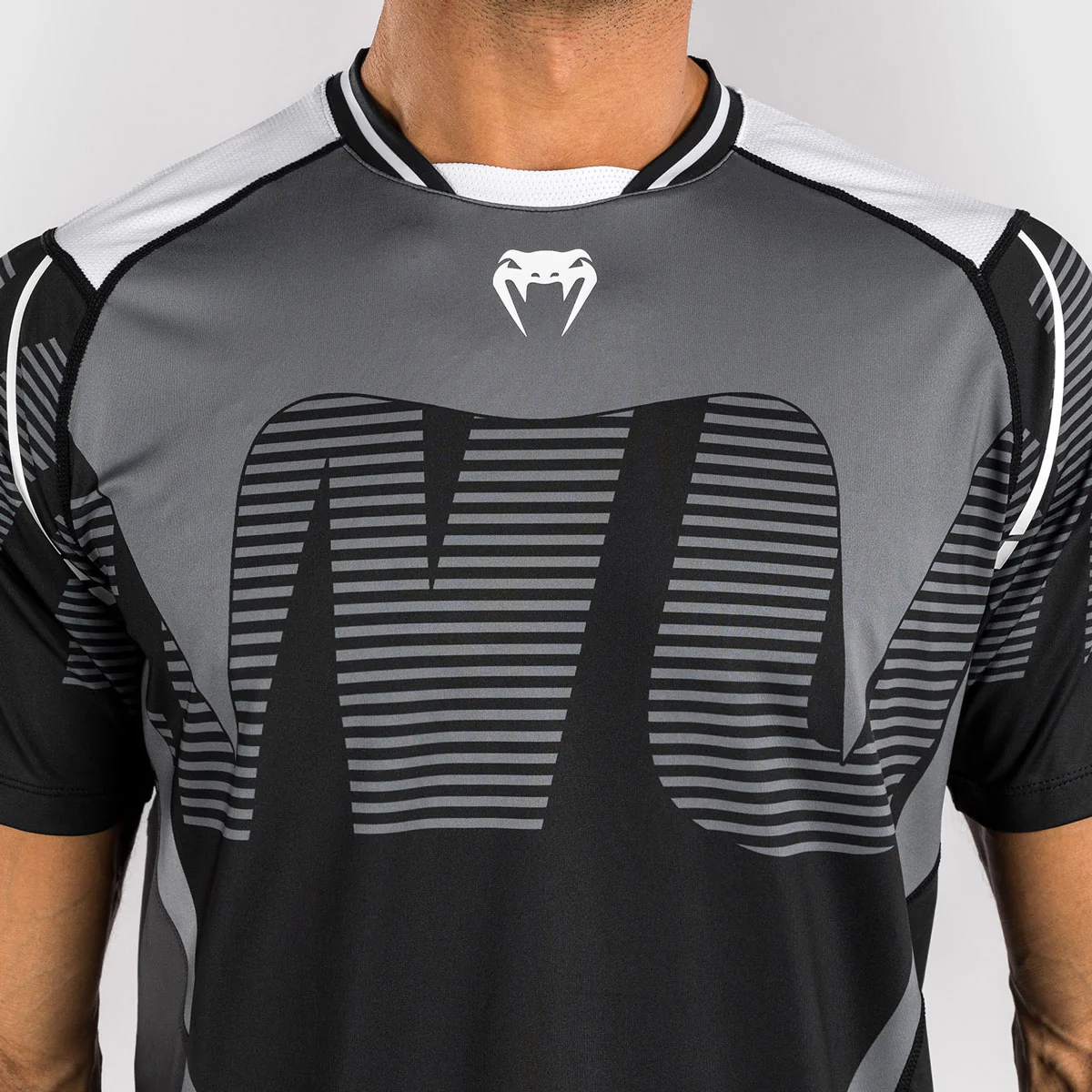 Camiseta Venum Adrenaline Dry Tech Negro-gris - Image 5