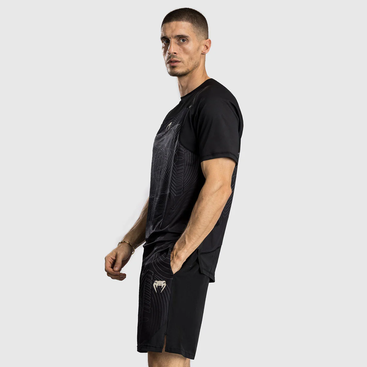 Camiseta Venum Air Dry Tech Negro - Image 2
