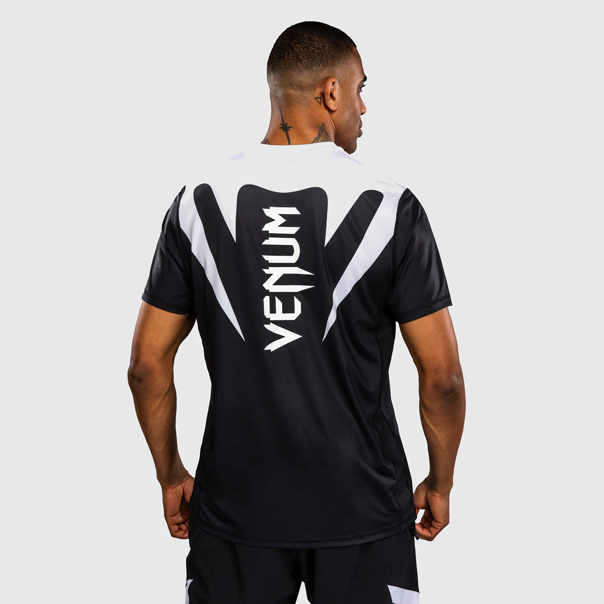 Camiseta Venum Attack 90 Dry Tech Negro-blanco  - Image 3