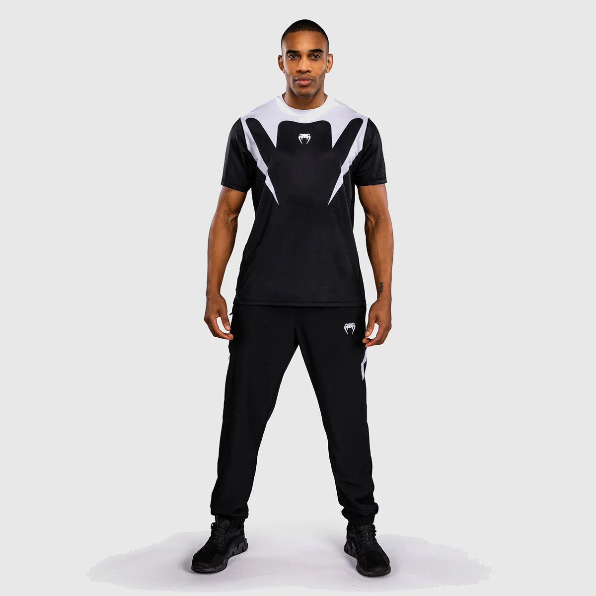 Camiseta Venum Attack 90 Dry Tech Negro-blanco  - Image 4