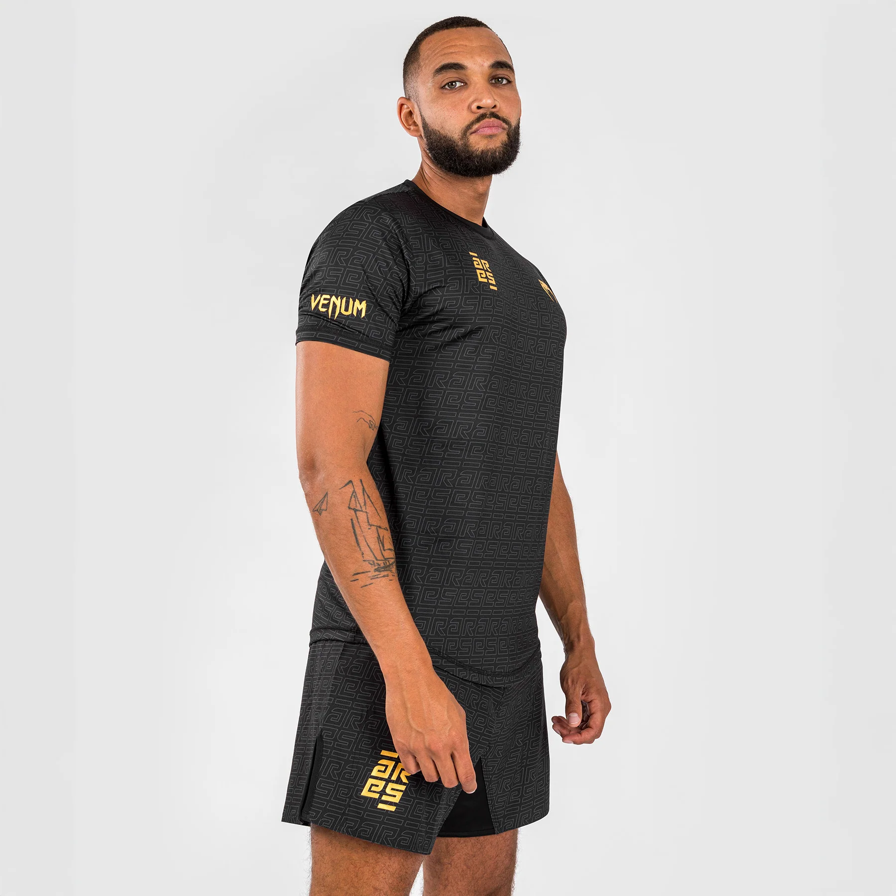 Camiseta Venum X Ares 2.0 Dry Tech Negro-oro  - Image 3