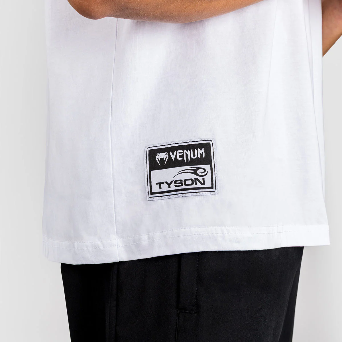 Camiseta Venum x Mike Tyson Tiger Blanco - Image 6