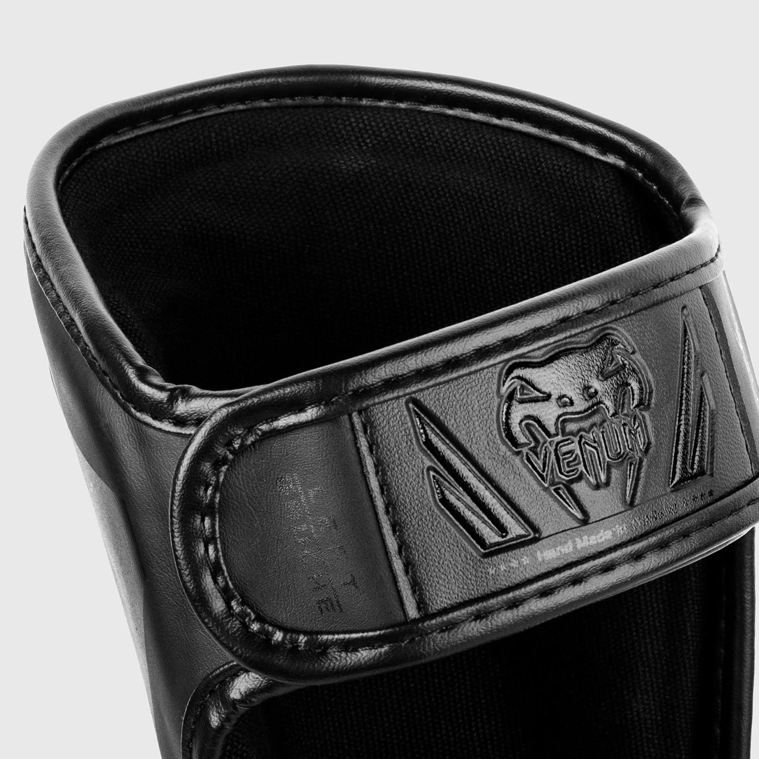 Espinilleras niño Venum Elite Negro  - Image 3