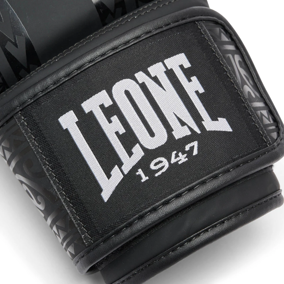 Guantes de boxeo Leone Haka GN329 Negro  - Image 8