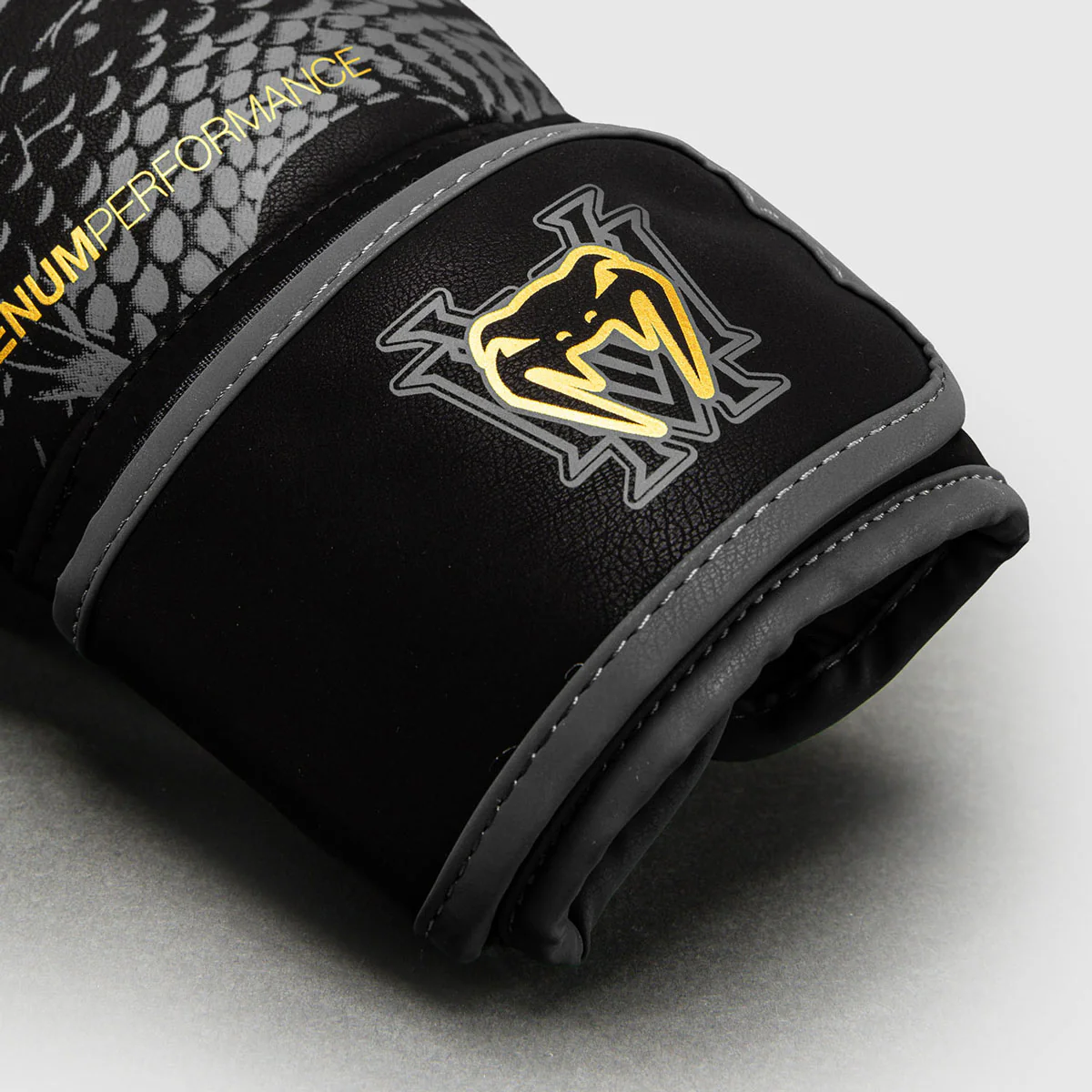 Guantes de boxeo Venum Matupa Negro-gris - Image 4