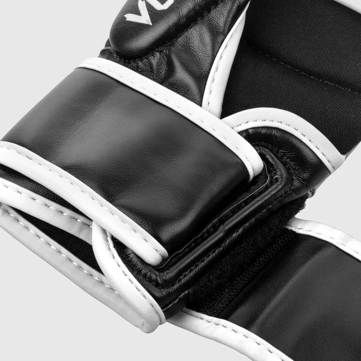 Guantes MMA 7 Oz Venum Challenger 3.0  - Image 10