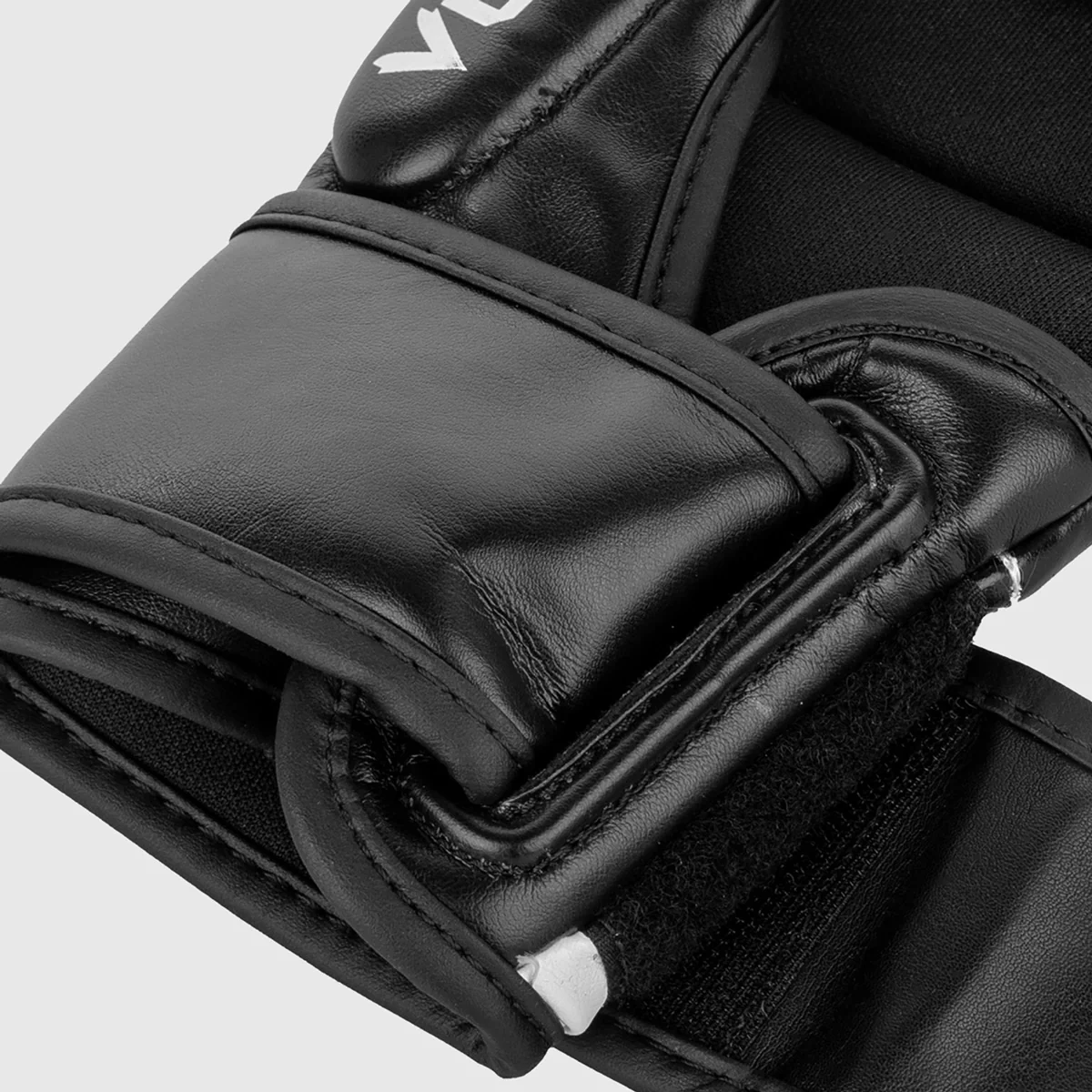 Guantes MMA 7 Oz Venum Challenger 3.0  - Image 4