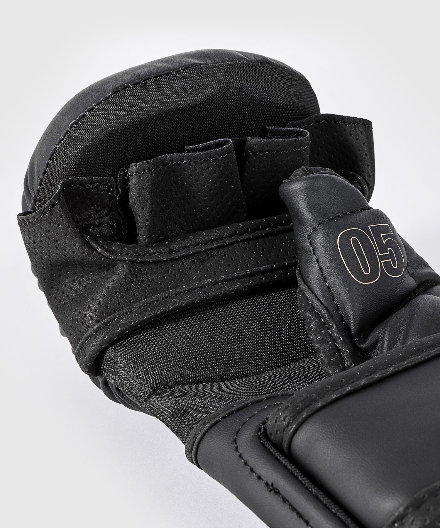 Guantes MMA 7 Oz Venum Impacto Evo Sparring  - Image 8