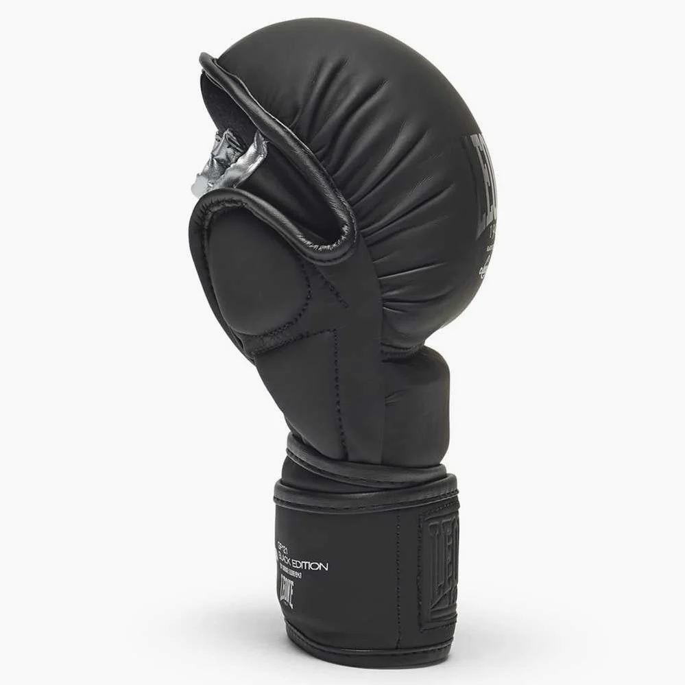 Guantes MMA Leone Black Edition GP121 7 oz - Image 4
