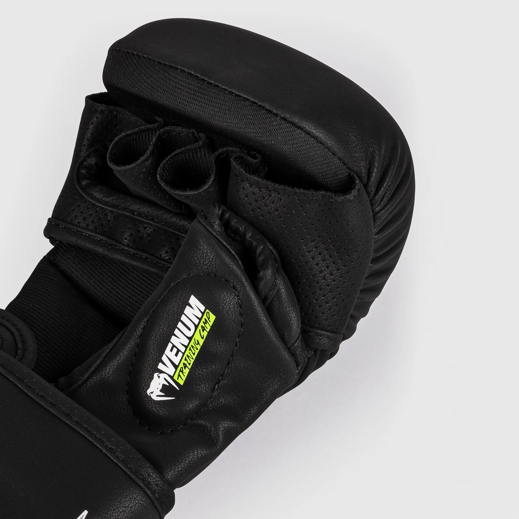 Guantes MMA 7 Oz Venum Training Camp 4.0 sparring  - Image 4