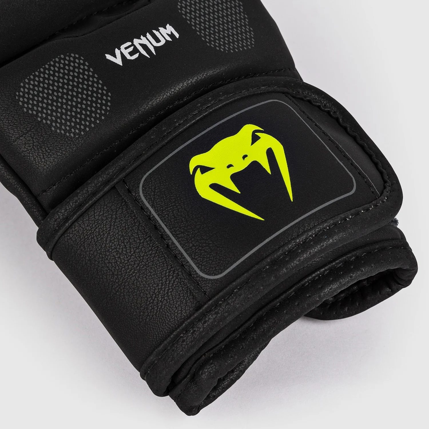 Guantes MMA 7 Oz Venum Training Camp 4.0 sparring  - Image 5