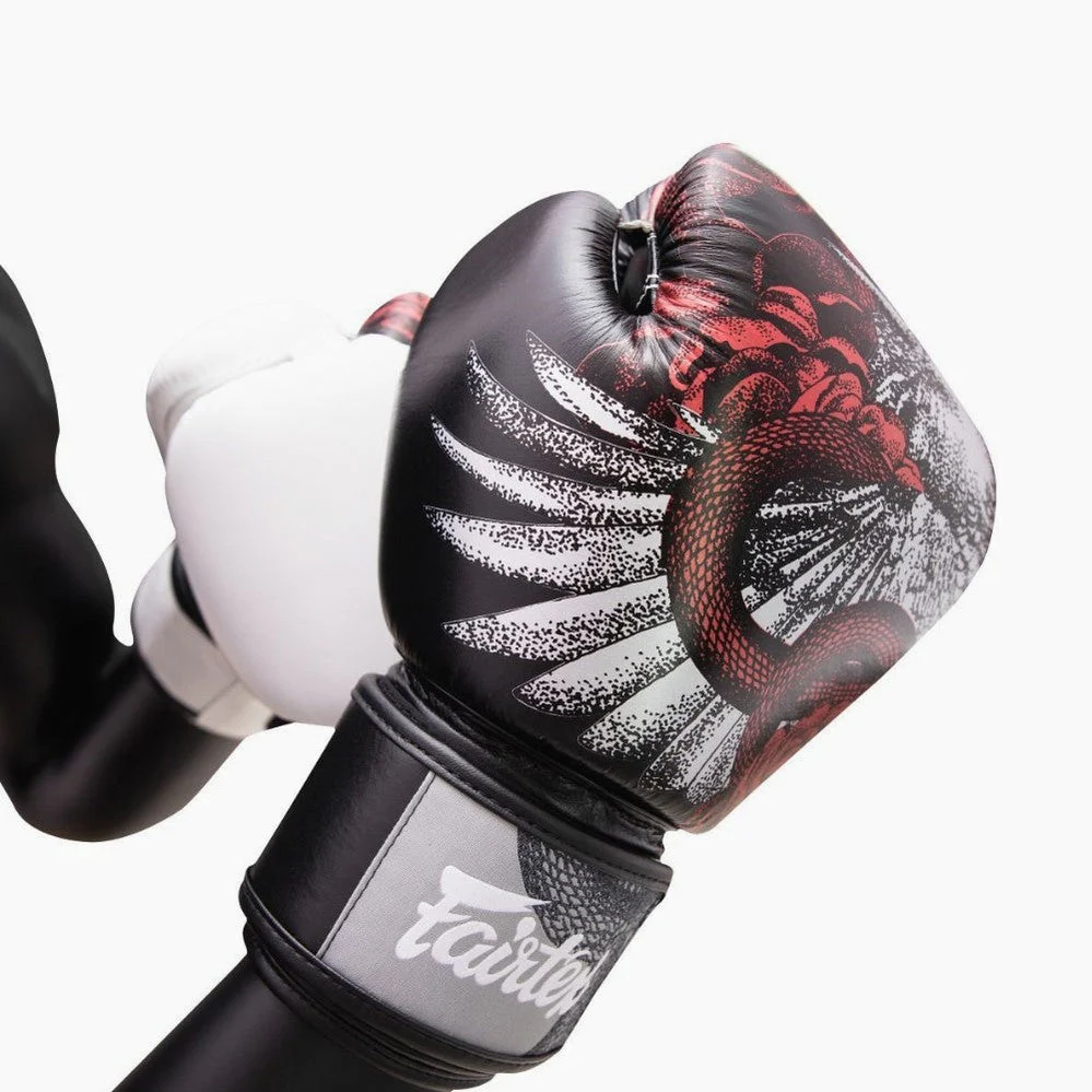 Guantes Muay Thai Fairtex BGV24 The Beauty of Survival con caja de madera - Image 6