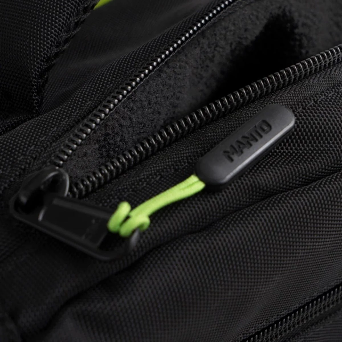 Mochila Manto SOCIETY Convertible XL Negro-verde  - Image 9