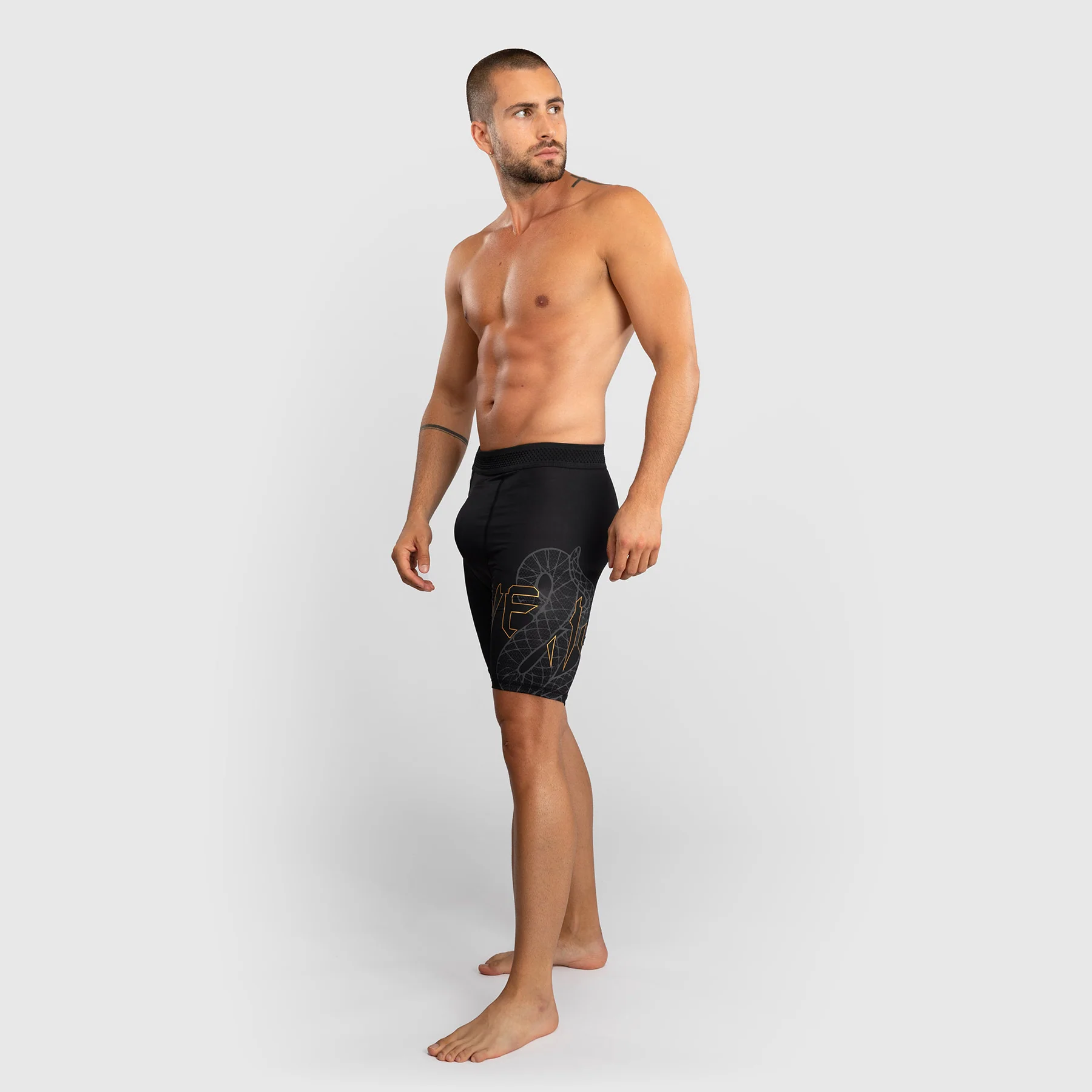 Pantalones cortos a compressione Venum Serpenti Negro  - Image 5