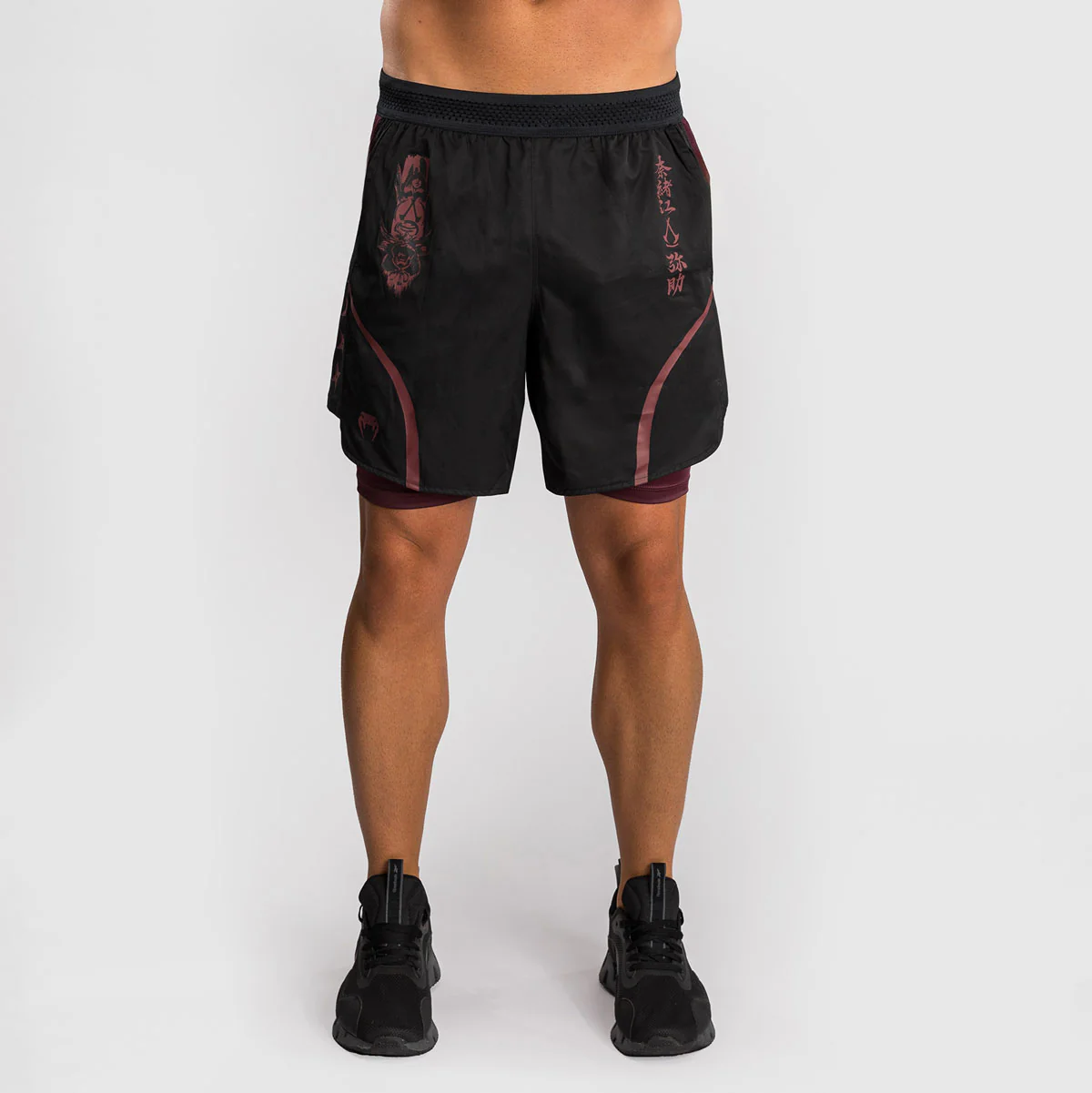 Pantalones cortos de entrenamiento Venum Assassin's Creed Shadows Rojo-negro