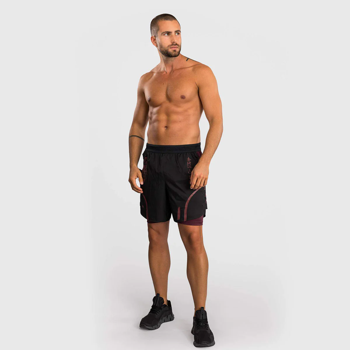 Pantalones cortos de entrenamiento Venum Assassin's Creed Shadows Rojo-negro - Image 6