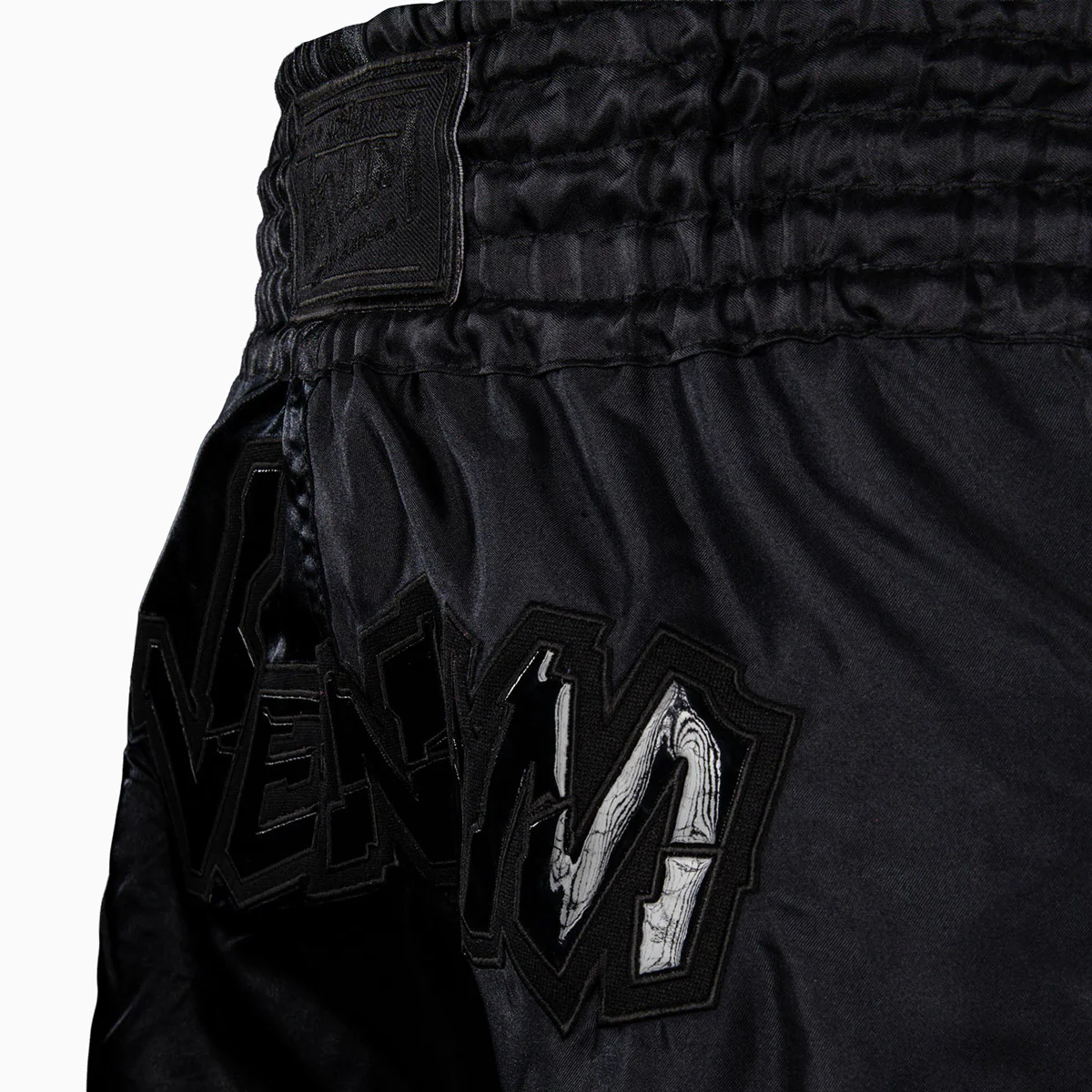 Pantalones cortos kick-tailandés Venum Inferno 2.0 Negro-gris  - Image 5
