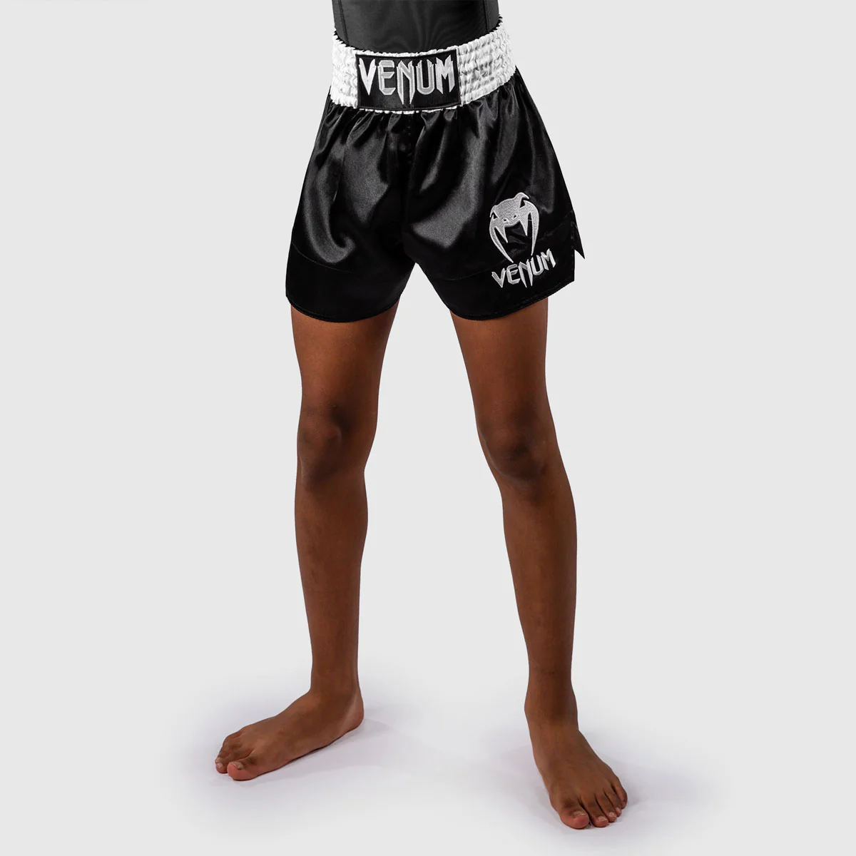 Pantalones cortos Niño kick-thai Venum Classic Negro-blanco 