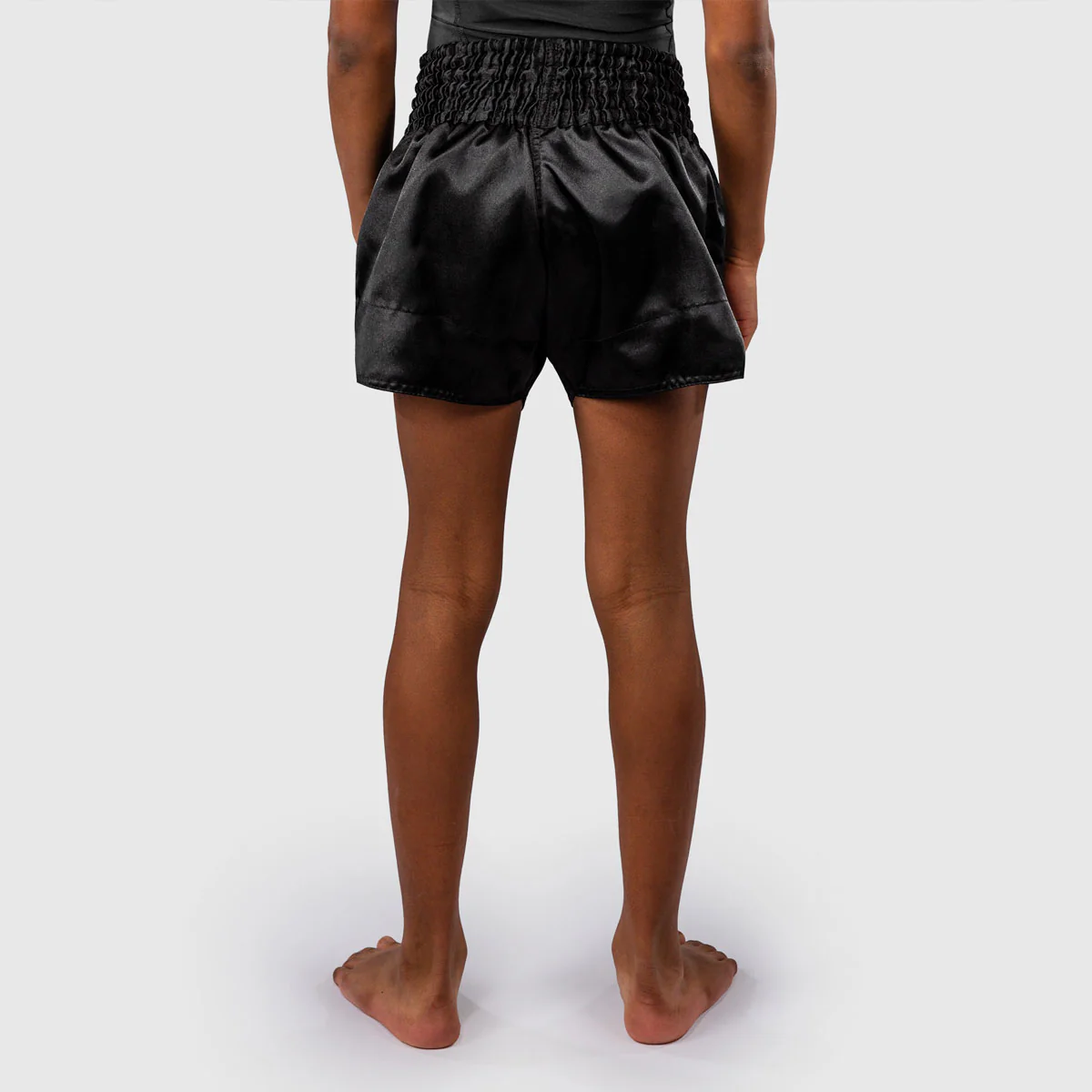 Pantalones cortos Niño kick-thai Venum Classic Negro-oro - Image 3