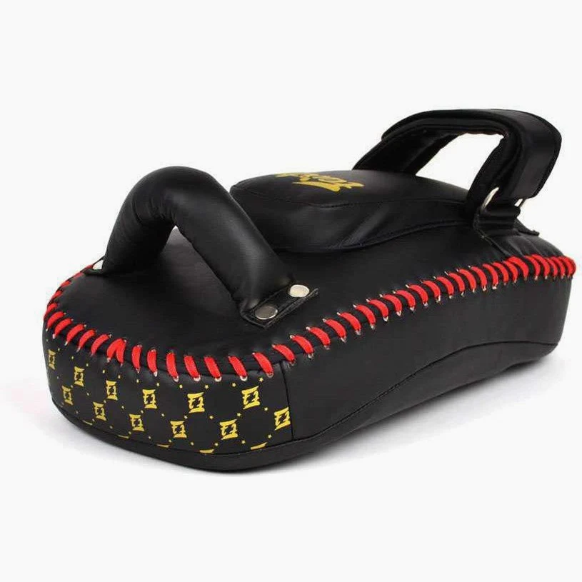 Pao Fairtex Microfibra Curvada Pequeña KPLC6 Negro-oro - Image 5
