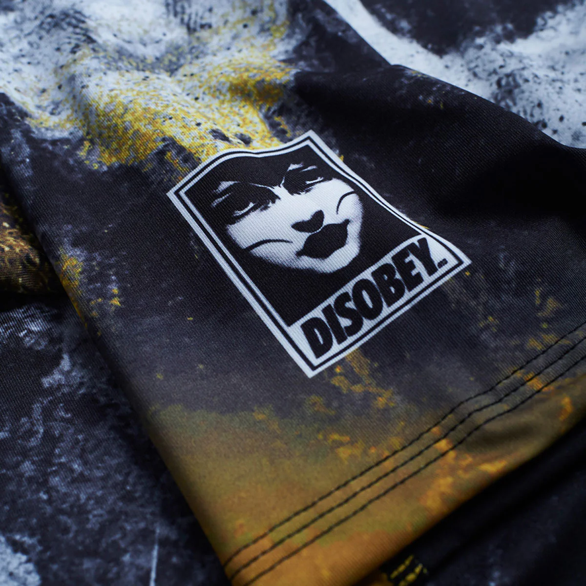 Rashguard Manto Disobey mangas cortas  - Image 6