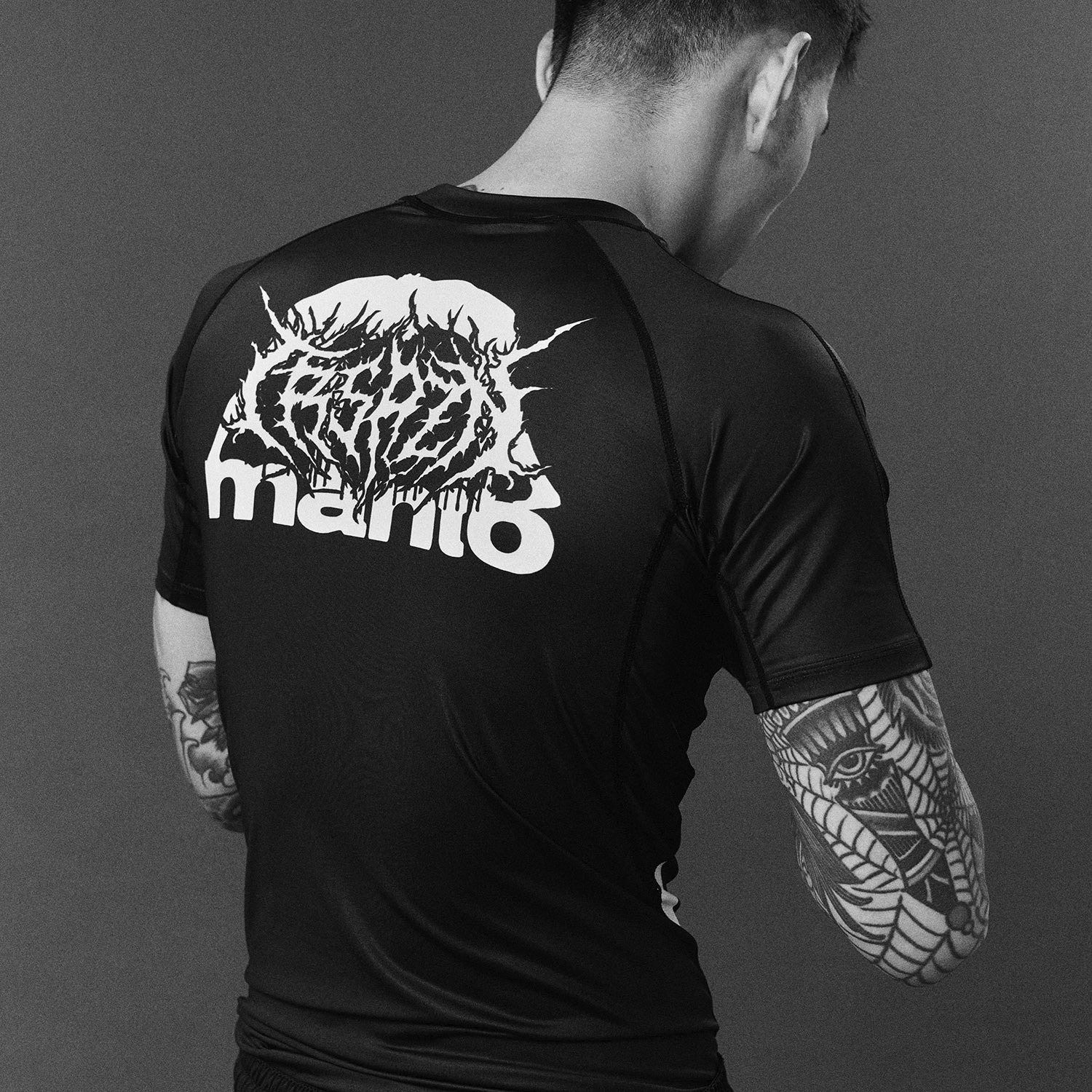 Rashguard Manto Treasure Zone mangas cortas negro  - Image 5