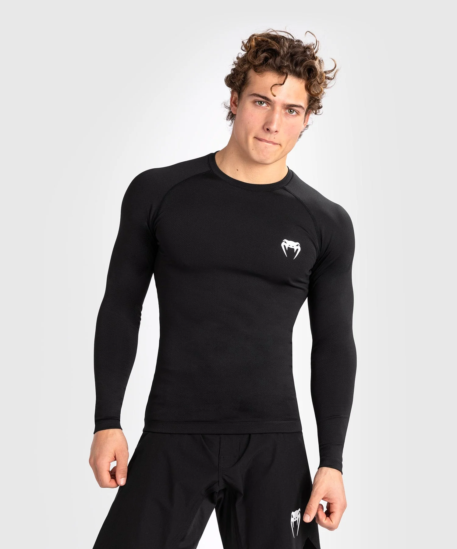 Rashguard Venum Contender mangas largas 