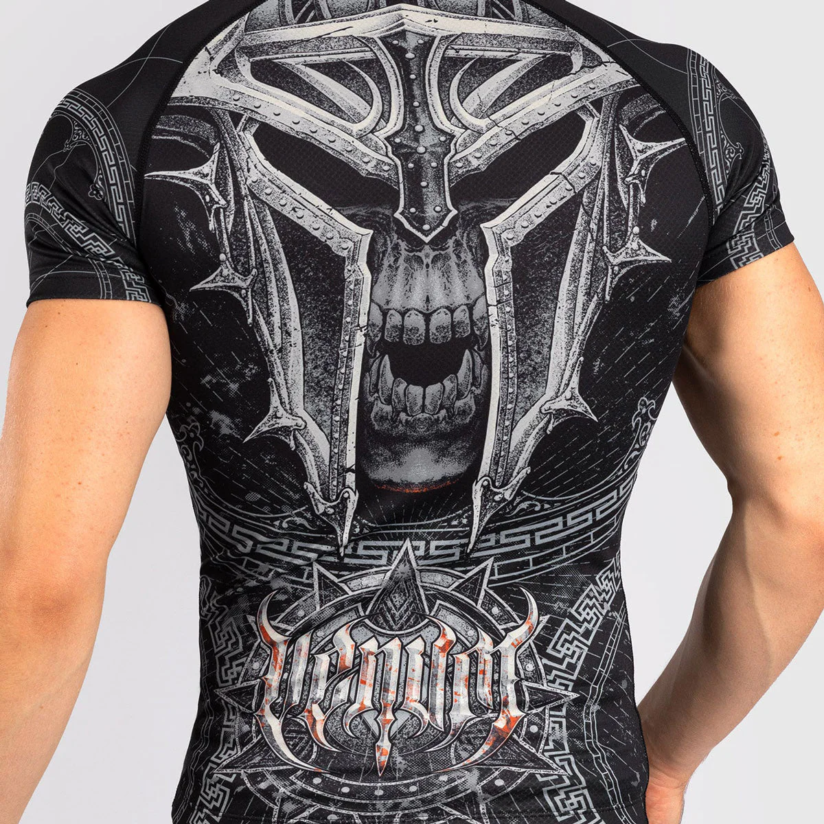 Rashguard Venum Gladiator 5.0 mangas cortas Negro-Plata  - Image 5