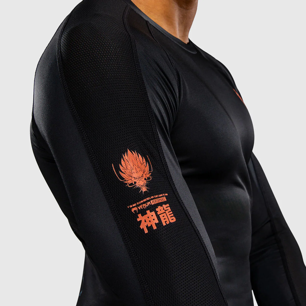 Rashguard Venum Thunder Dragon mangas largas Negro - Image 7